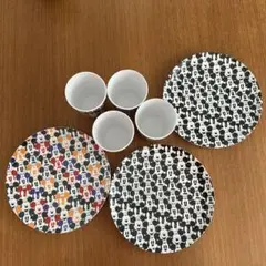 メラミン食器　ミッキープレート3、コップ4