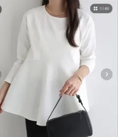 きれいめポンチ長袖ペプラムフレアトップスのサムネイル