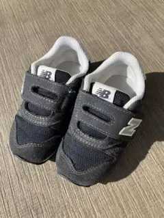 new balance ベビーシューズ 13.5cm グレー/ブラック