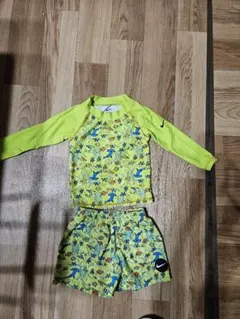 Nike ラッシュガードとショーツセット