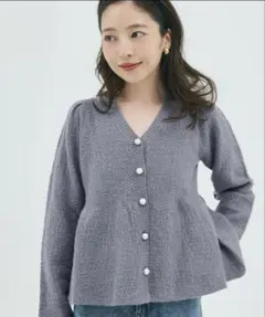 グレー ボタン付きニットカーディガン　新品