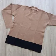 M ドゥクラッセ　ミラノリブ　ハイネックニット ベージュ×ブラック