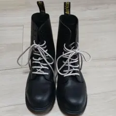 Dr. Martens 8ホール ブーツ ブラックのサムネイル
