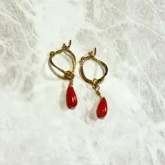 アガット agete K18フープピアス レッドコーラルチャーム付き