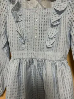 earth フリル付きライトブルーワンピース