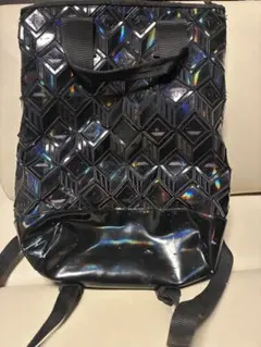 adidasブラック 幾何学模様 リュック