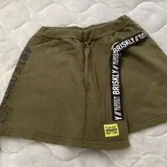 カーキ色のキュロットスカート