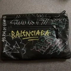 バレンシアガ グラフィティ クラッチバッグ