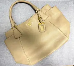 PRADA ベージュ レザートートバッグ