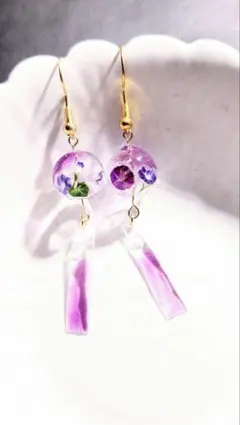 新作♪ 風鈴ピアス 桃色涼花透明特大玉 手描き和柄シェル短冊 浴衣 花 