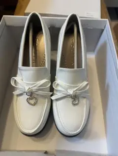 ROJITAハートチャーム付き 厚底ヒールローファー ホワイト Mサイズ 未使用