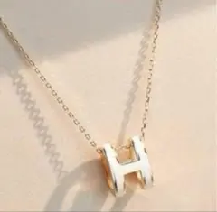 ポップアッシュネックレス　ポップhネックレス