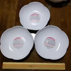 花びら型ホワイト皿3枚セット