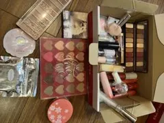 ⑦コスメまとめ売りアイシャドウパレットとリップセット