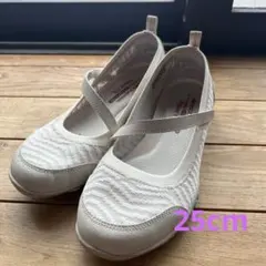 SKECHERS Air-Cooled Memory Foamホワイト 25cm