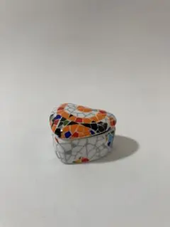 Antoni Gaudi モザイクハート陶器製　小物入れ ガウディ