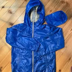 UNIQLO ジャンパー　青色　１４０　収納袋付き