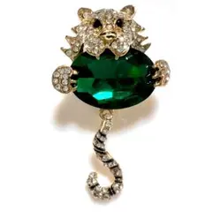 トラさんの宝物ブローチ