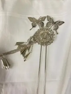 かんざし　蝶　バタフライ　ヘアアクセ　華やか　着物　ヘアピン　シルバー　258