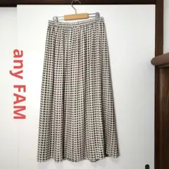 any FAM プリーツスカート 幾何学柄 モノトーン ロング丈