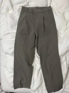 グローバルワーク　テーパードパンツ　茶色