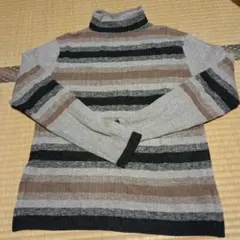 タートルネック　リブ編み　セーター 　薄手　フリーサイズ？　ボーダー　ブラウン系