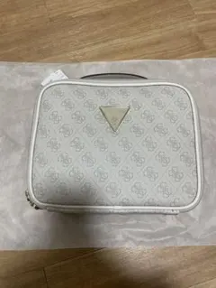 GUESS ロゴ入りホワイトポーチ 新品未使用 タグ付き
