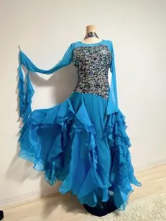 最初お値下中⭐︎綺麗な水色のフリル付き社交ダンスドレス