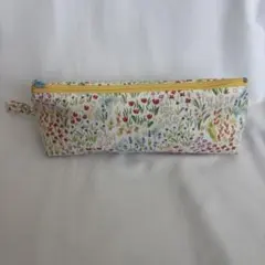 ハンドメイド　三角ペンケース