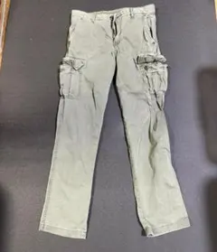 ユニクロ　カーゴパンツ オリーブグリーン