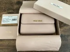 miu miu 三つ折り財布 マドラスのサムネイル