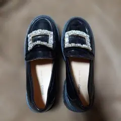 飾り付きのシューズ　１点