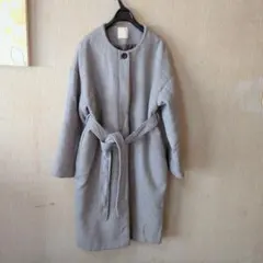 グレー ベルト付きロングコート