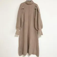 【RUBY AND YOU】タートルネックニットワンピース ブラウン