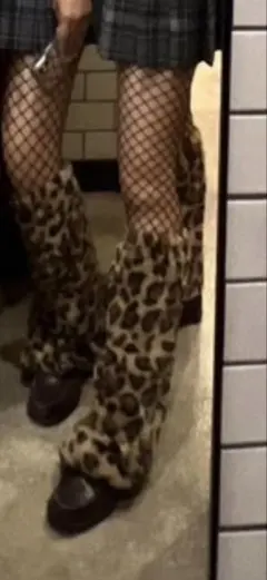 ヒョウ柄ファーレッグウォーマー