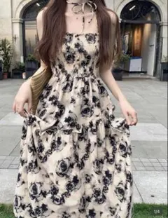 SHEIN ベージュ系花柄キャミワンピース