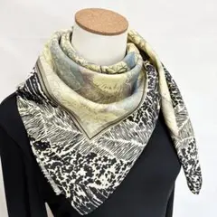 4-24.サバンナの動物たちとリーフ柄 タイシルクスカーフ