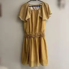 ON THE STREET フリル付きドレス マスタードのサムネイル
