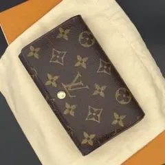 ルイヴィトン モノグラム ポルトモネビエ トレゾール 二つ折り財布