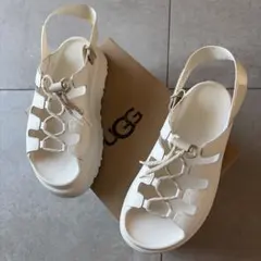 【UGG 】GOLDENGLOW TOGGLEスポーツサンダル ホワイト23cmのサムネイル