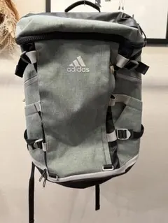 adidas グレー ロールトップリュック