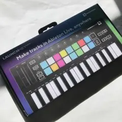 Novation Launchkey Mini MK3 MIDIキーボードのサムネイル