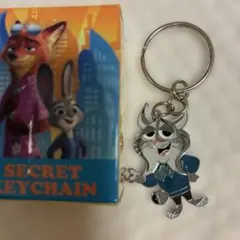 ディズニーストア　パウバート　キーチェーン