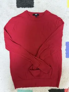 赤ニットユニクロ