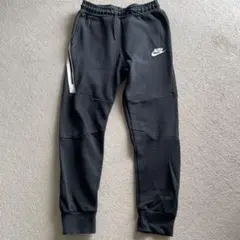 Nike ジュニア　テックフリースパンツ150-160cm スウェットパンツ黒