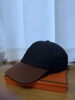 HERMES ダークデニム 茶革 ベースボールキャップのサムネイル