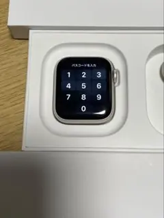 Apple Watch SE (GPS) 第二世代　アルミ　スターライト40mm