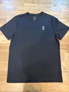 상태좋음 On オン 半袖Tシャツ Core-T 1me1043 ランニングウェア