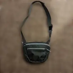 ARC'TERYX ショルダーバッグ オリーブ