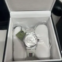Gucci ホワイトアナログ時計